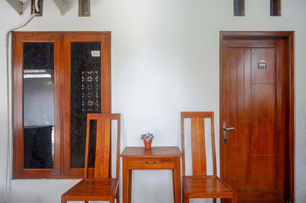 Готель Reddoorz At Pakuncen Malioboro Джок'якарта Екстер'єр фото