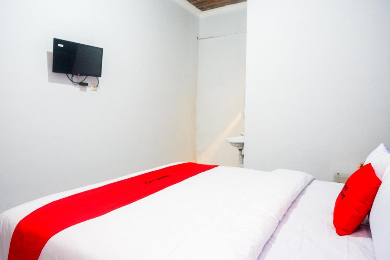 Готель Reddoorz At Pakuncen Malioboro Джок'якарта Екстер'єр фото