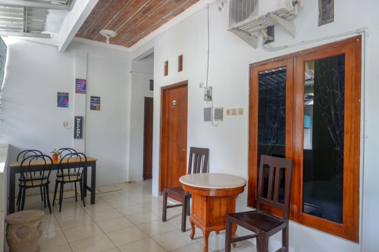 Готель Reddoorz At Pakuncen Malioboro Джок'якарта Екстер'єр фото