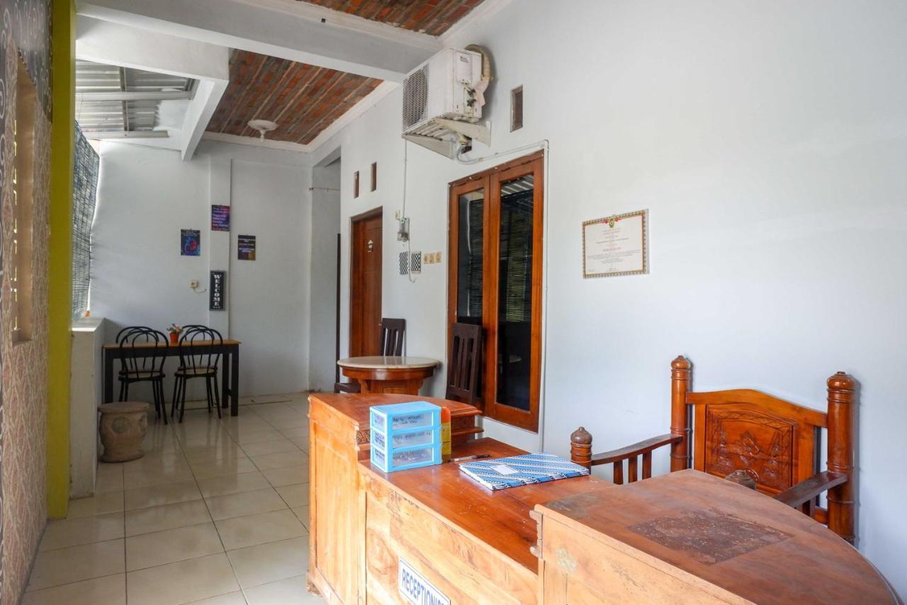 Готель Reddoorz At Pakuncen Malioboro Джок'якарта Екстер'єр фото